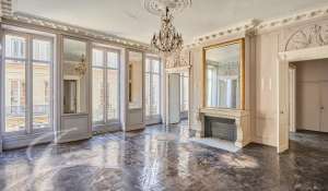 Sale Apartment Paris 1er