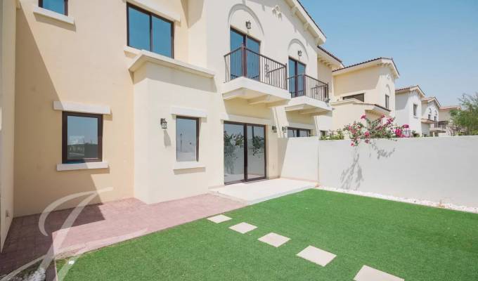 Sale Townhouse Reem Community