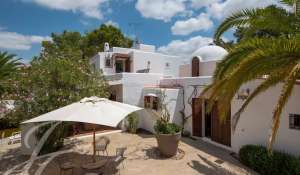 Seasonal rental House Cala Bou