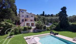 Seasonal rental Property Antibes