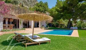 Seasonal rental Villa Es Cubells