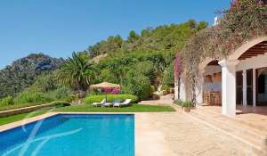 Seasonal rental Villa Es Cubells